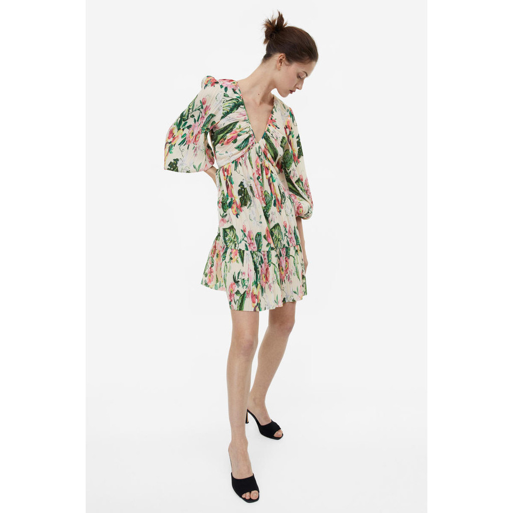 H&M - Pleated jersey dress (Women) | Shopee Singapore