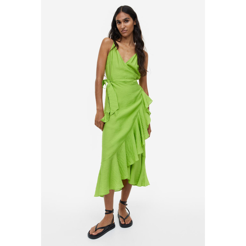 h&m green wrap dress H&M Satin Wrap Dress, Women's Fashion, Dresses & Sets, Dresses on Carousell