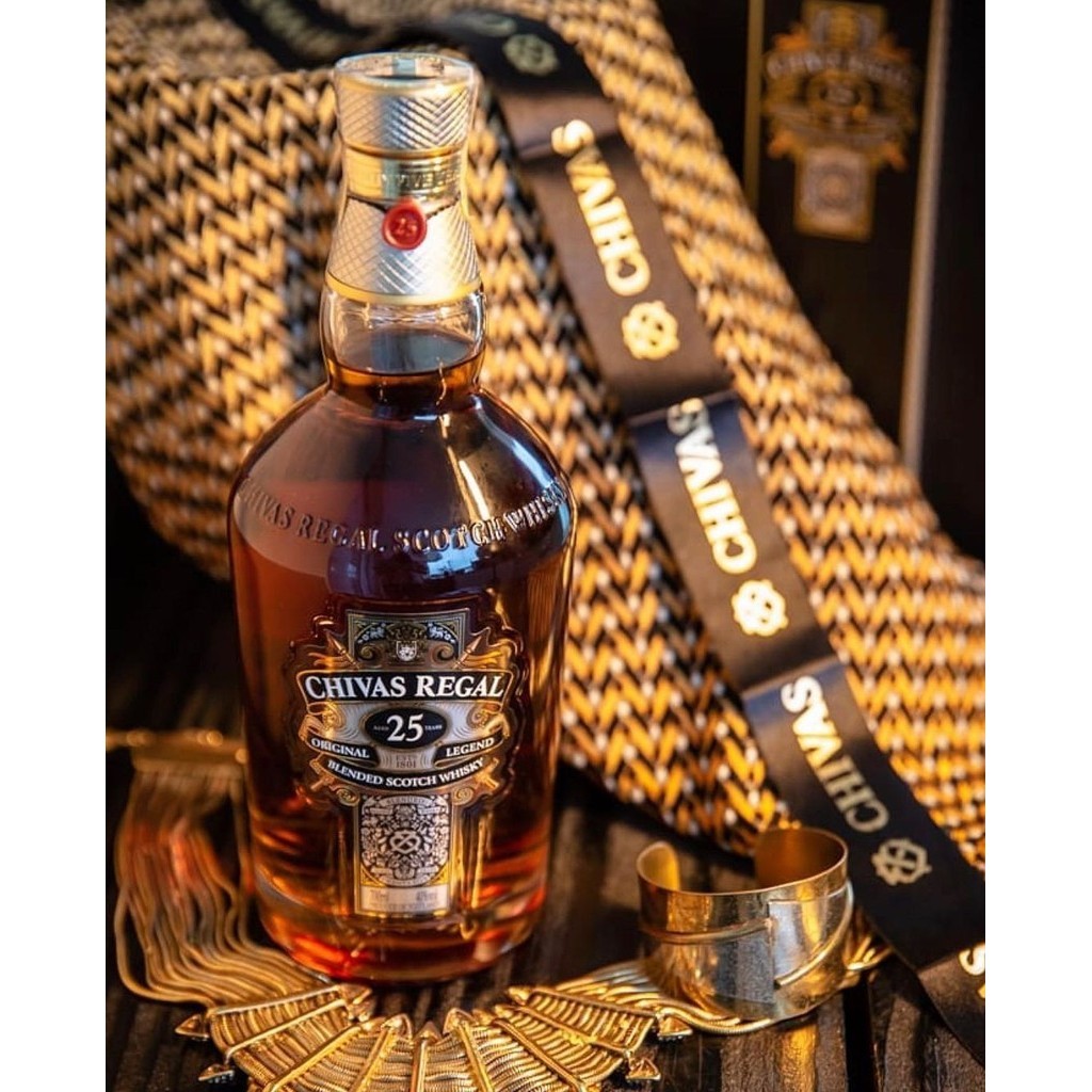 Chivas Regal 25 Years Old Blended Scotch Whisky 40% 700ml Chivas Regal 25 Years Old Blended Scotch Whisky 40% 700ml
