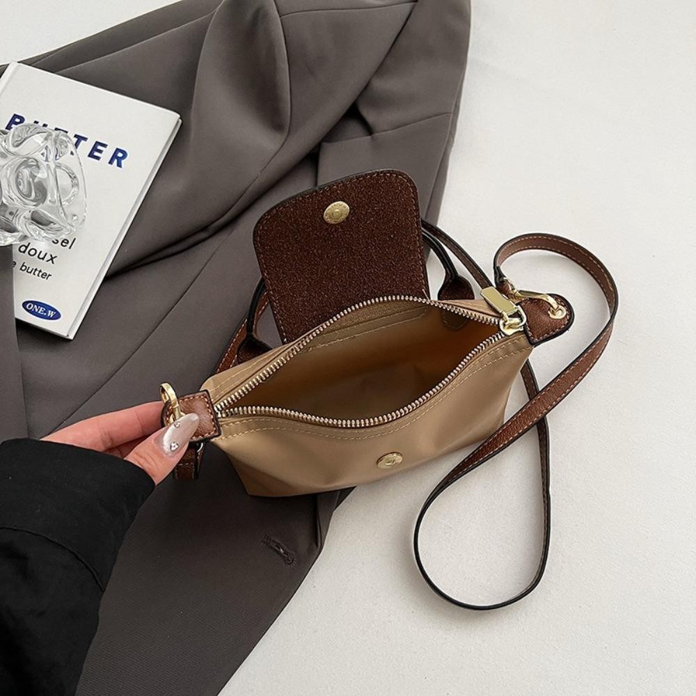 Detail Tas Mini Nylon