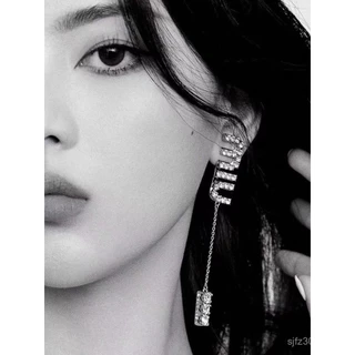 【MiuMiu】l earrings Gold/Pearl ピアス Miu Miu エナメル ピアス | ゴールドトーン | FARFETCH JP
