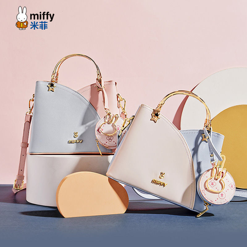 New ladies hand purse best sale