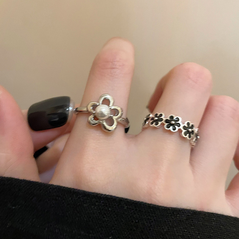 Retro Black Drip Glaze Flower Open Ring Female Temperament Pearl
