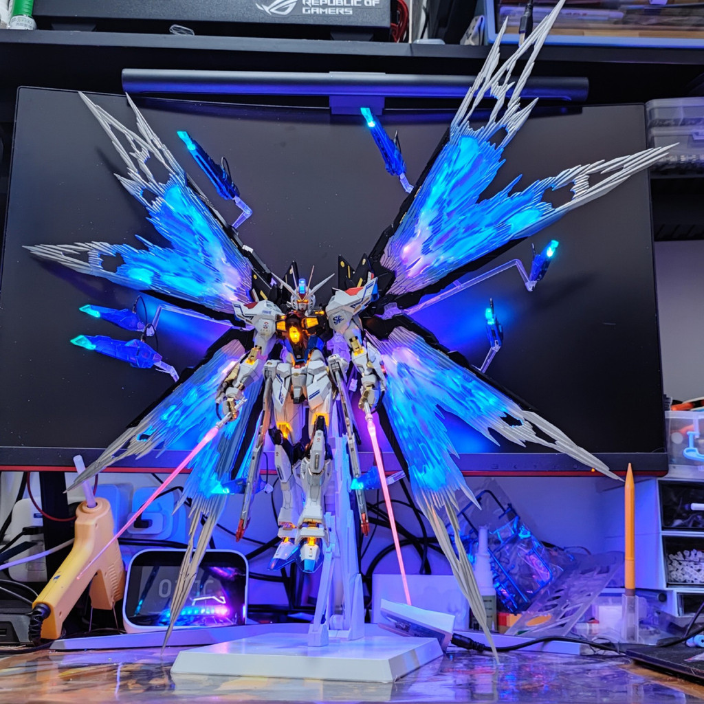 Taipan Model MB Strike Freedom MG Red Heresy Unicorn Barbatos Model ...