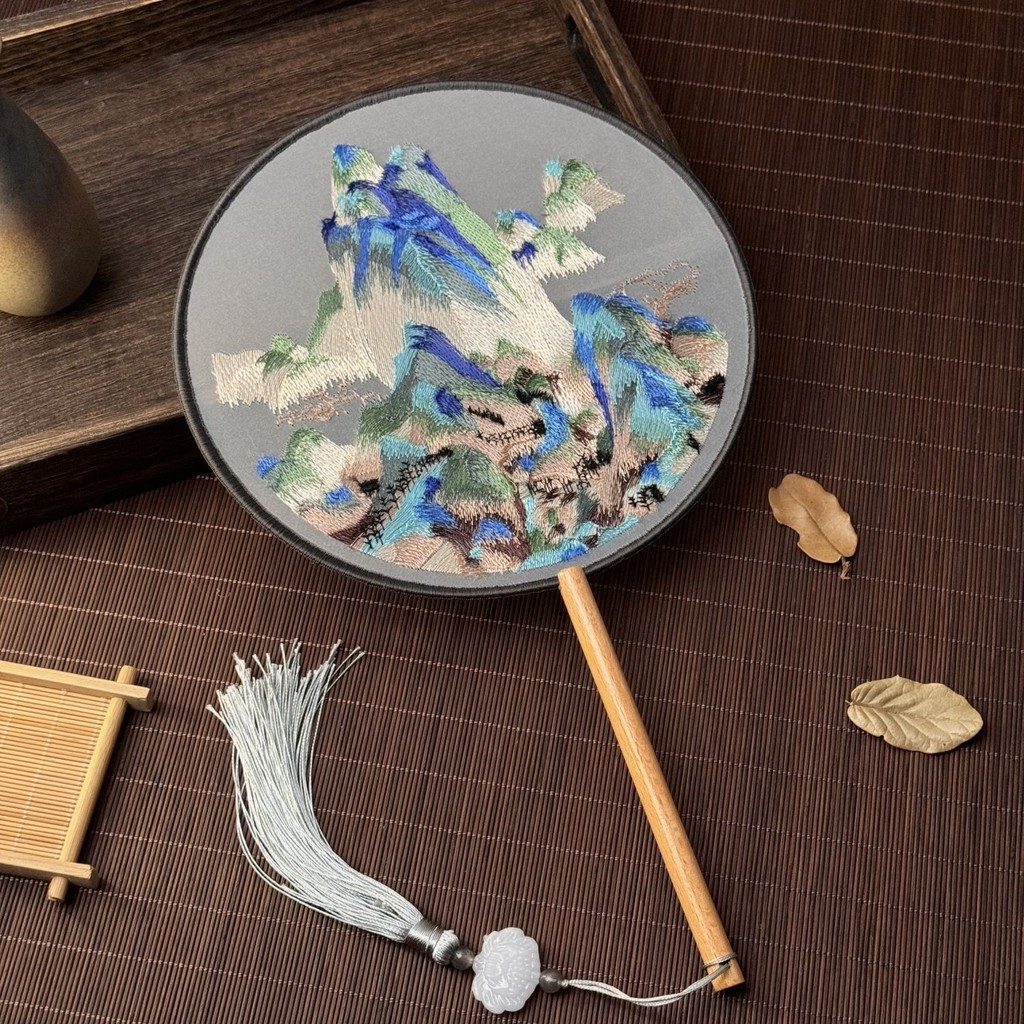 Ancient Fan Summer Retro Chinese Ancient Style Embroidery Group Fan ...