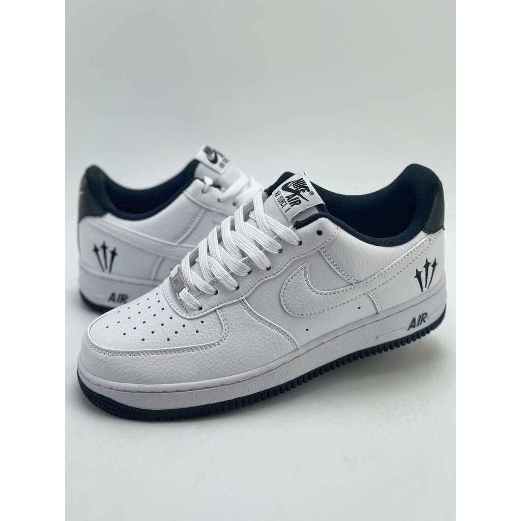 Low top white forces best sale