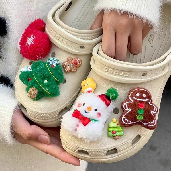Cozy Christmas Tree Snowman Gloves for Women crocs charms accessories set Jibbitz stick sticker crocs cute jibbitz 3d