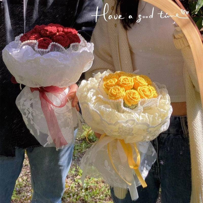 Crochet Flower Bouquet Knitted Yarn Woven Flower Roses Bouquet for Home ...