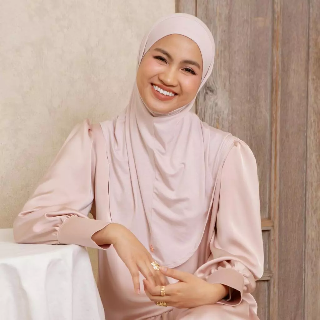 Lozy Hijab - Lesti Tencel Instan Lozy x Lesti (Hijab Instan Tali Bandana Bahan TENCEL™ Modal fibers) - Gambar 3