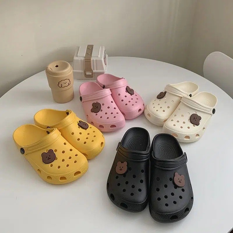 POPmaker shop Sandal Wanita SP37 - Motif Bear Simple dengan Bahan Karet Empuk dan Elastis, Desain Minimalis, Nyaman untuk Penggunaan Sehari-hari COD - Gambar 3