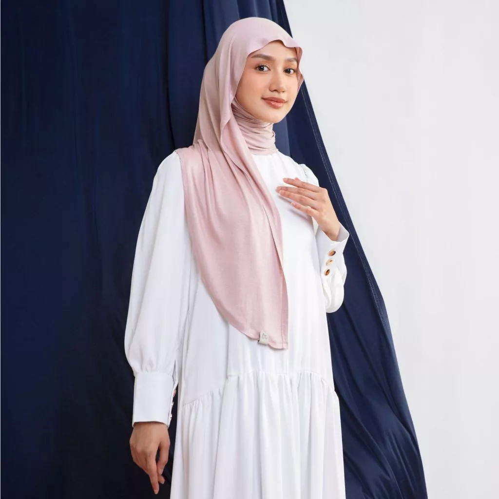 Lozy Hijab - Kejora Oval Inner Shawl Lozy x Lesti Kejora (Pashmina Mleyot Inner Bahan Viscose Rayon) - Gambar 4