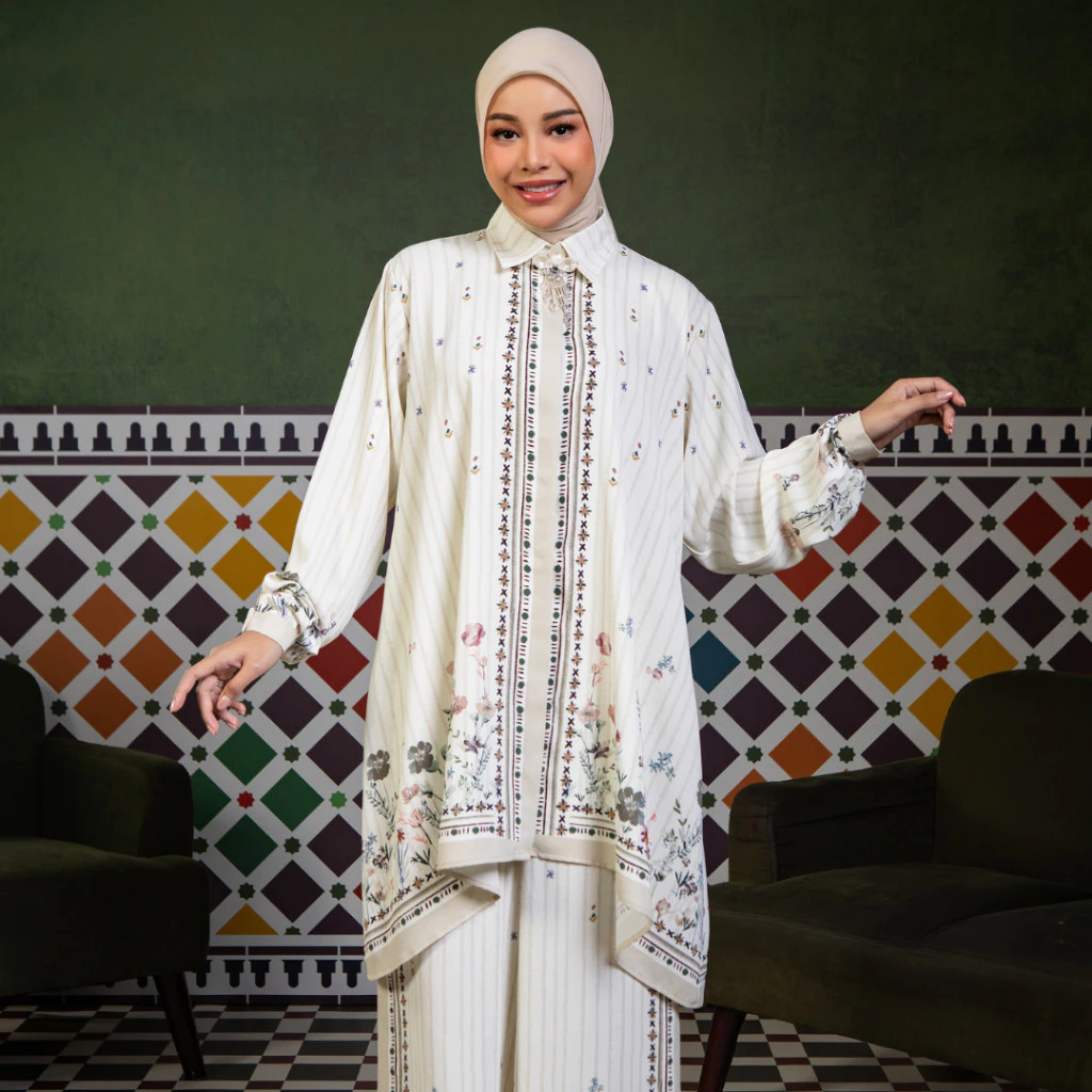 Lozy Hijab - Seraphine Set (One Set Tunik Celana Motif Pattern Poly Hight Twisted Luxury Anti UV) - Gambar 2