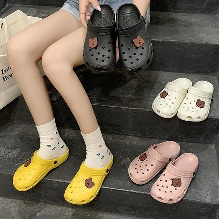 POPmaker shop Sandal Wanita SP37 - Motif Bear Simple dengan Bahan Karet Empuk dan Elastis, Desain Minimalis, Nyaman untuk Penggunaan Sehari-hari COD - Gambar 2