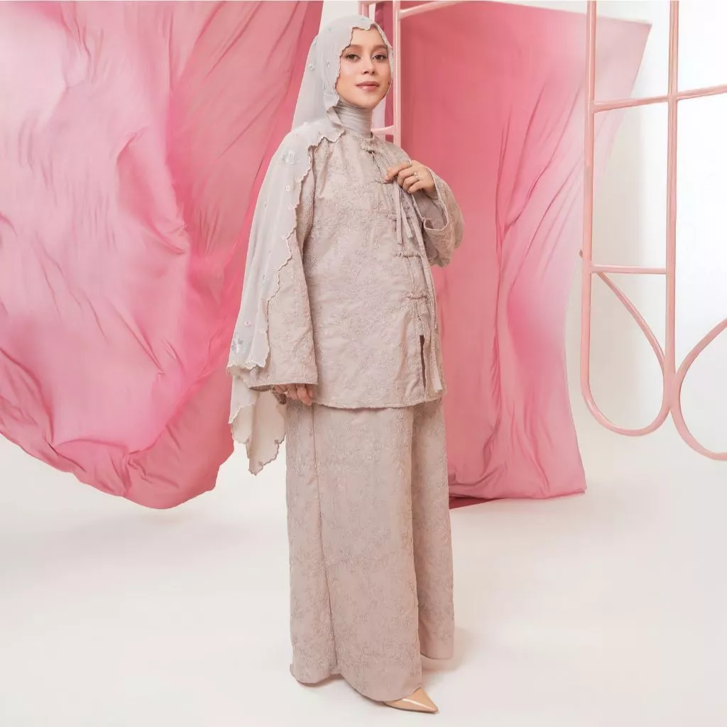Lozy Hijab - Dinda Signature Set Series (Sarimbit One Set Blouse Skirt Bahan Katun Bordir)