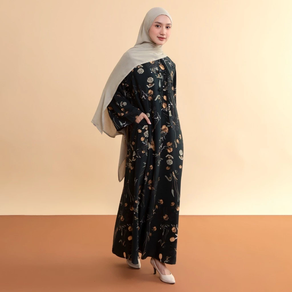 Lozy Hijab - Amora Abaya Dress (Gamis Cheongsam Dress Haji dan Umrah Bahan Poly Twisted Print) - Gambar 2