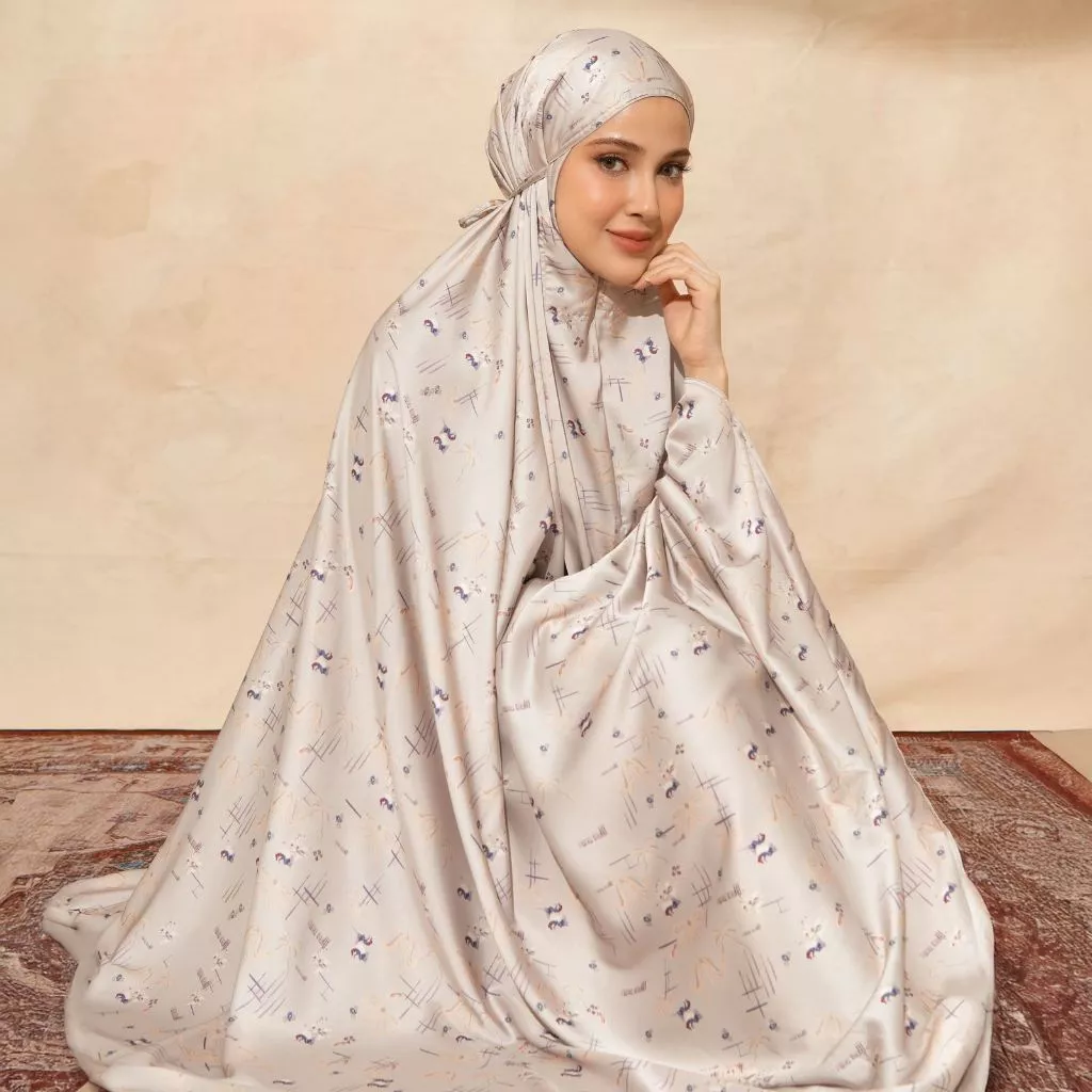 Lozy Hijab - Selina Prayer Set (Mukena Bahan Silk Set Pattern Motif 2in1) - Gambar 3