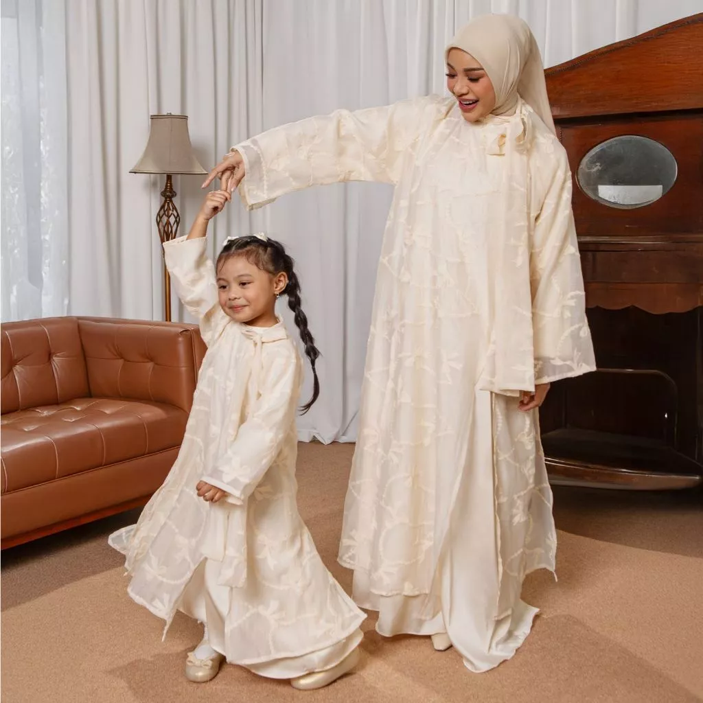 Lozy Hijab - Nona Embroidery Sheer Outer Ibu dan Anak (Lace Outer Tunik )