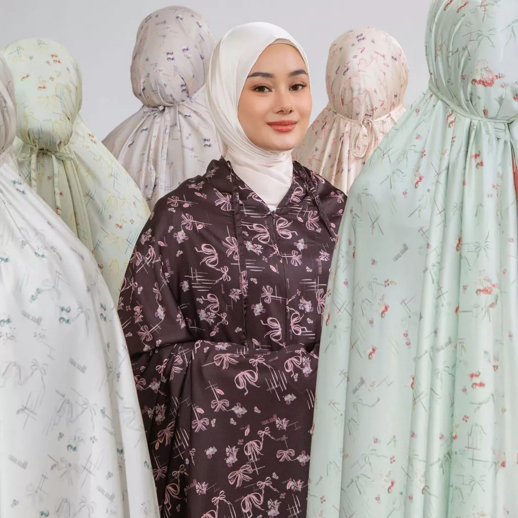 Lozy Hijab - Selina Prayer Set (Mukena Bahan Silk Set Pattern Motif 2in1) - Gambar 2