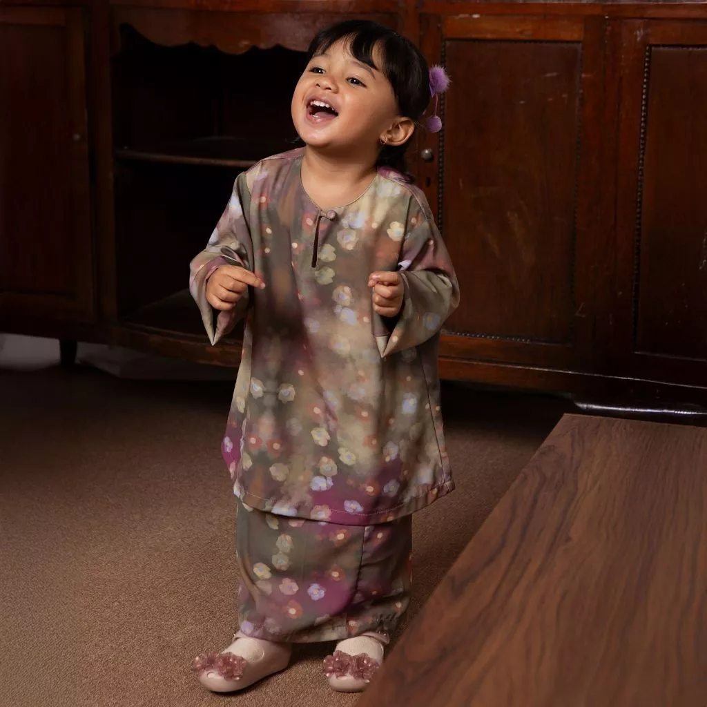 Lozy Hijab - Serena Tunik One Set Series Sarimbit (Blouse Skirt Malay Ibu dan Anak Bahan Poly Eco Luxury) - Gambar 3