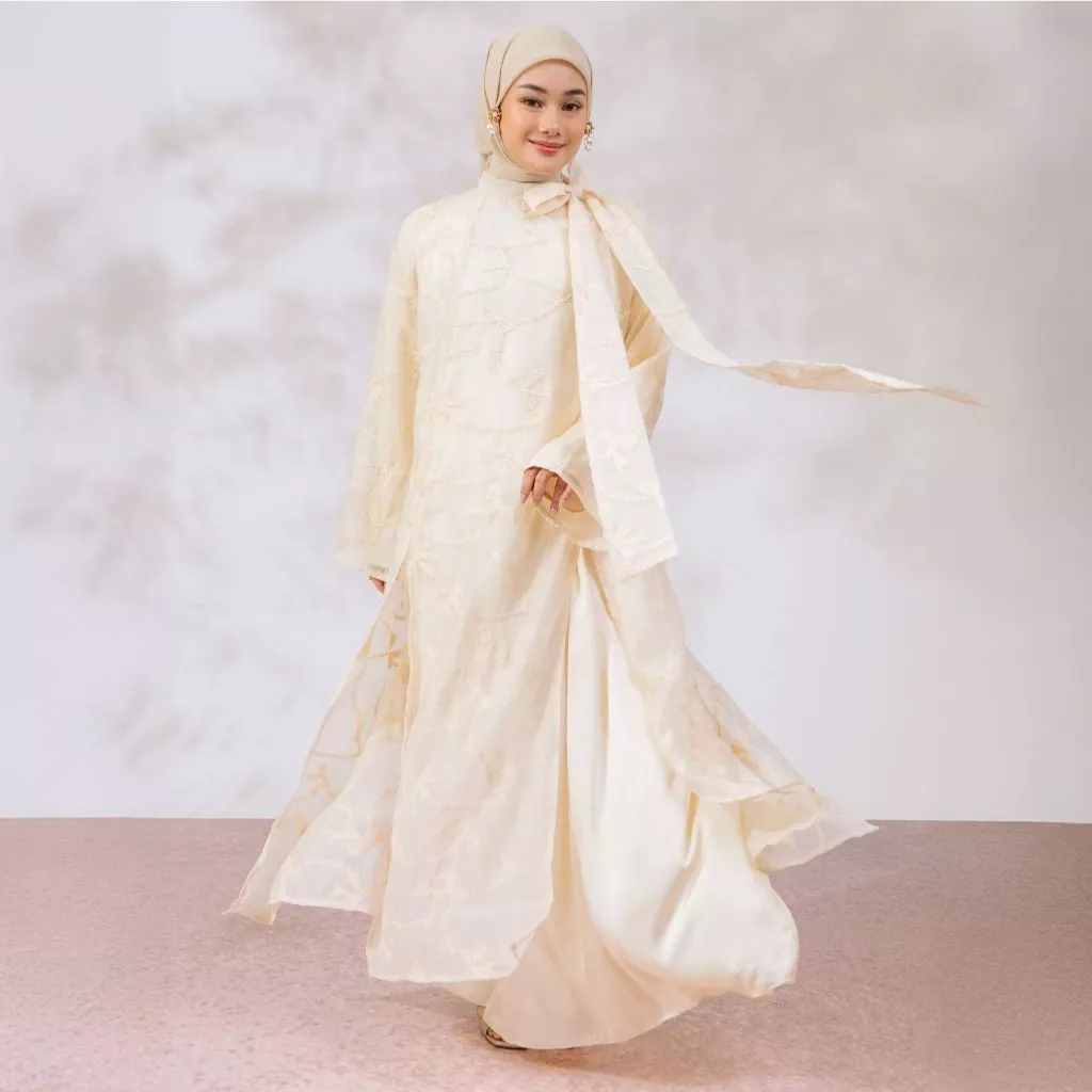 Lozy Hijab - Nona Embroidery Sheer Outer Ibu dan Anak (Lace Outer Tunik ) - Gambar 4