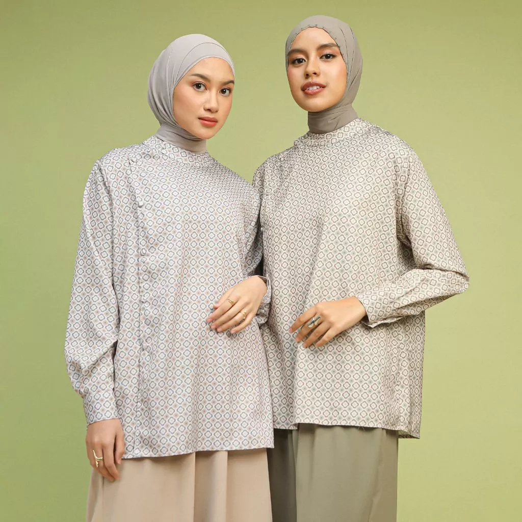 Lozy Hijab - Richa Blouse (Atasan Motif Print Bahan) - Gambar 4