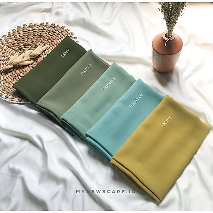 Pashmina Diamond Polos Seri 4 / Hijab Pashmina - Gambar 4