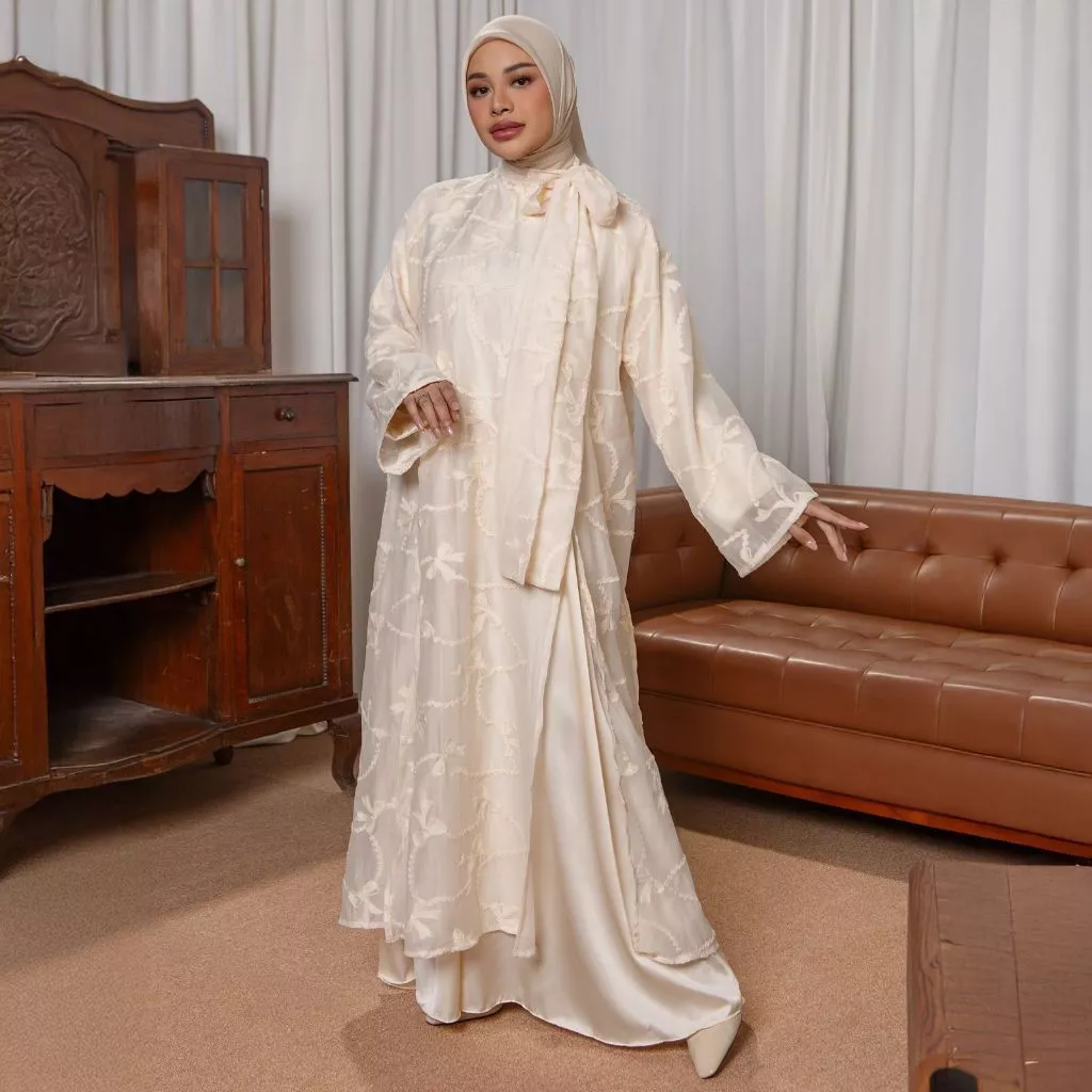 Lozy Hijab - Nona Embroidery Sheer Outer Ibu dan Anak (Lace Outer Tunik ) - Gambar 2