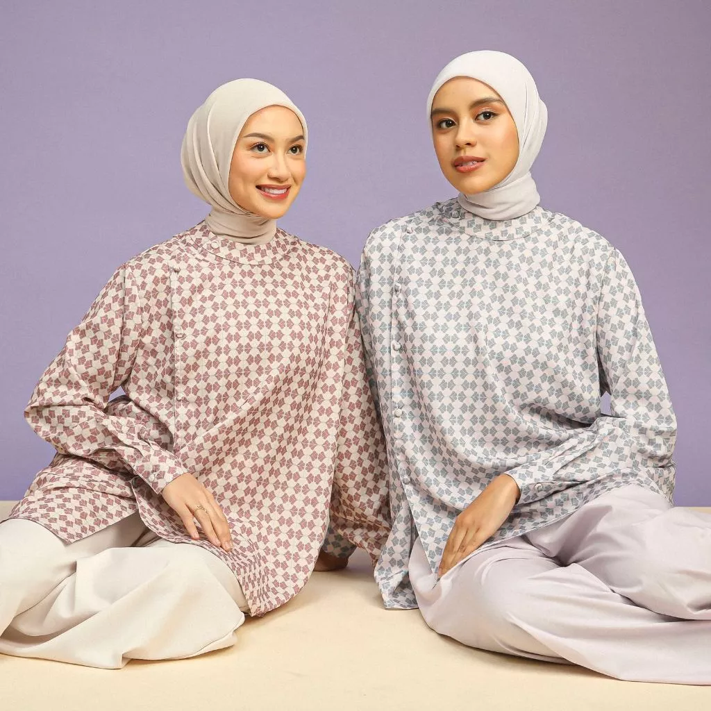 Lozy Hijab - Richa Blouse (Atasan Motif Print Bahan) - Gambar 3