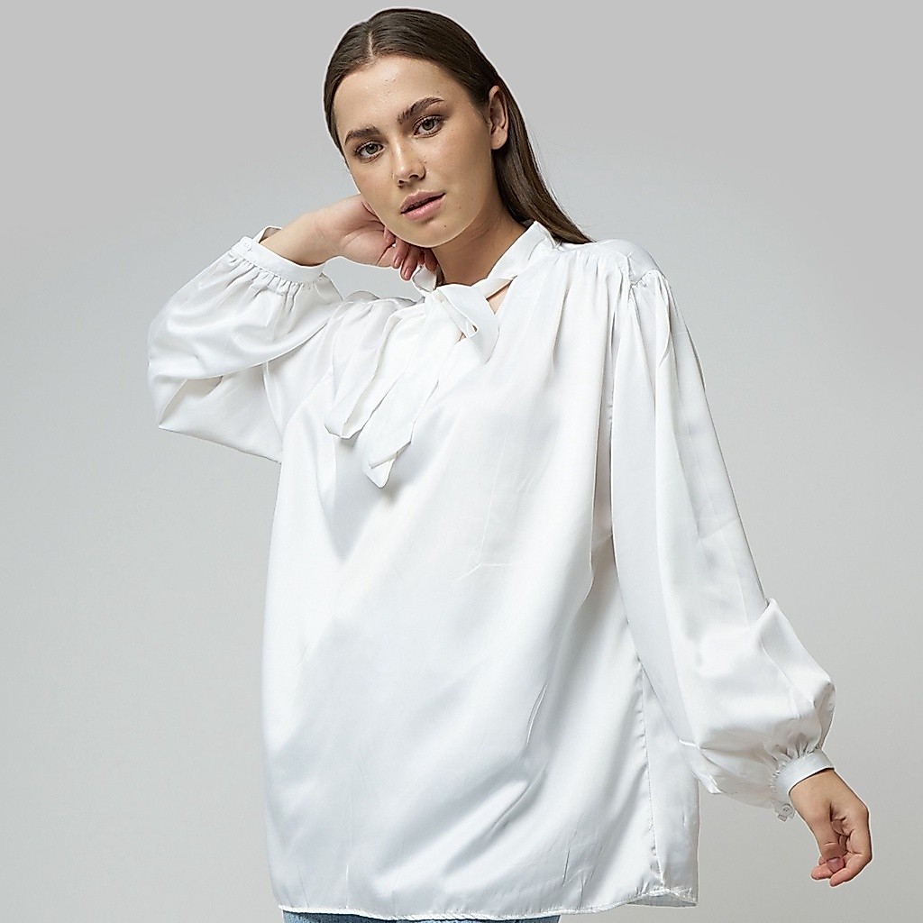 Monellina Blouse Oversize Wanita Satin Velvet - Gambar 2
