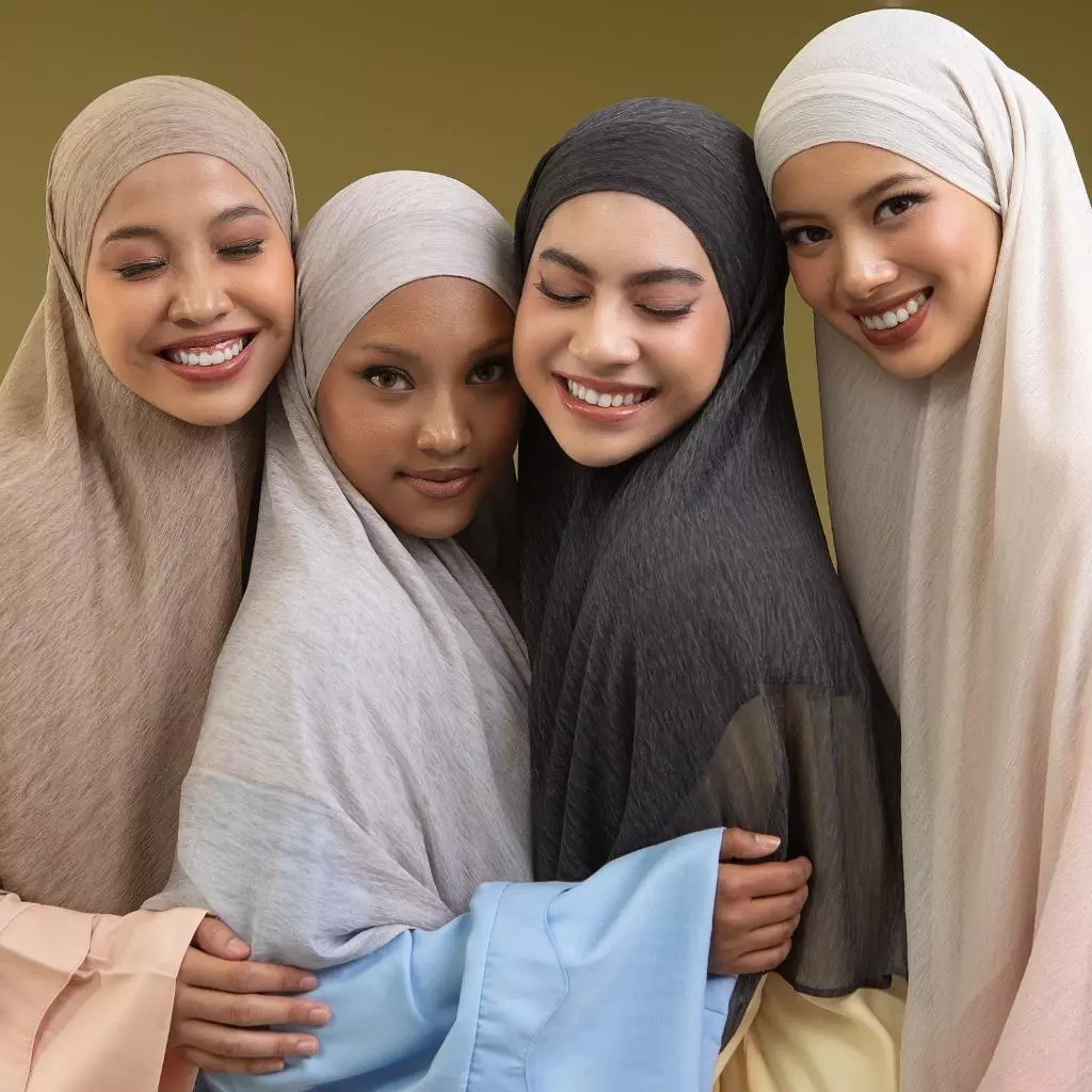 Lozy Hijab - Khayra Khimar Bandana (Khiban Bahan Sand Dune Crepe Syari) - Gambar 4