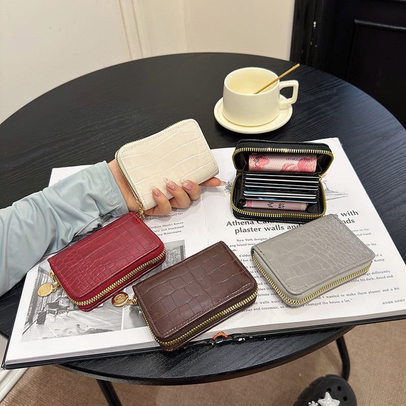 Dompet Wanita Minimalis 11 Slot Kartu Croco - Gambar 3