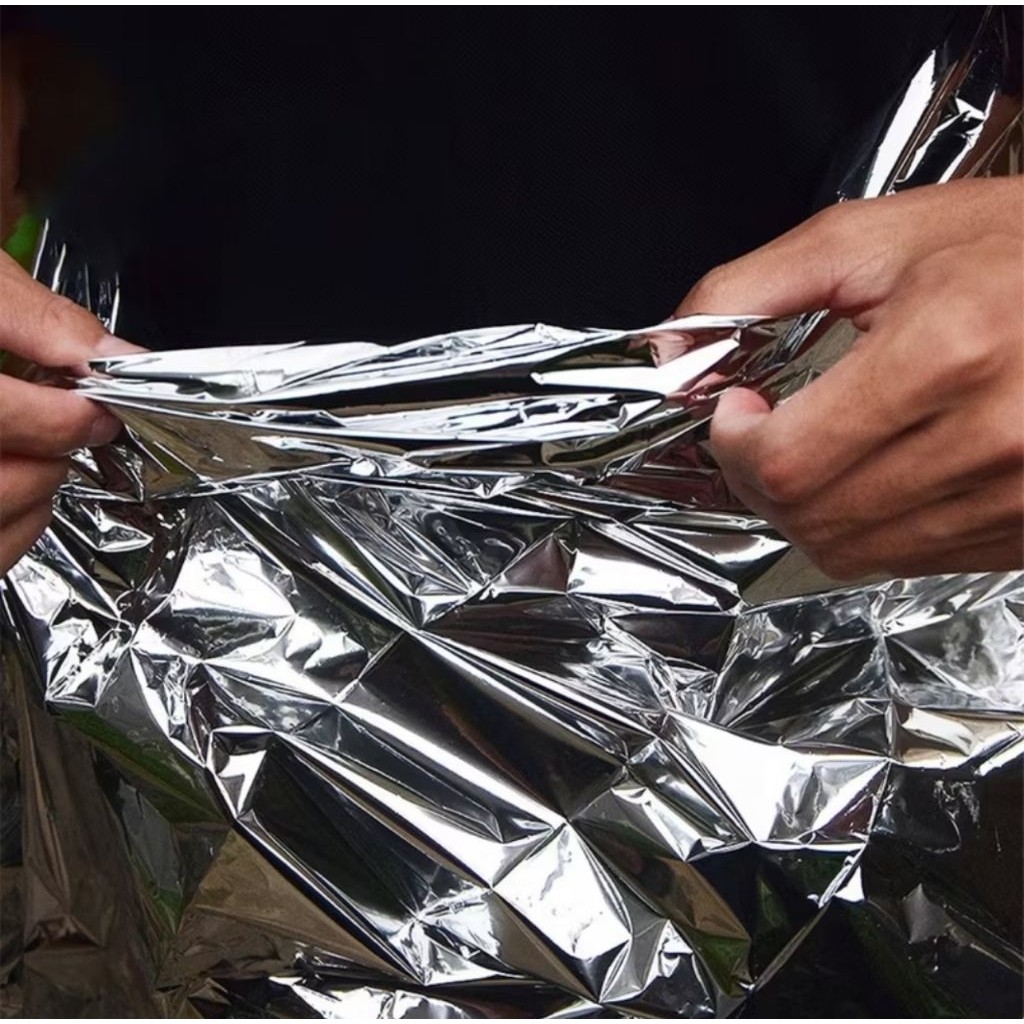 1PCS Selimut Darurat Emergency Blanket Hangat Outdoor Camping Gunung Alumunium Thermal A102 - Gambar 4