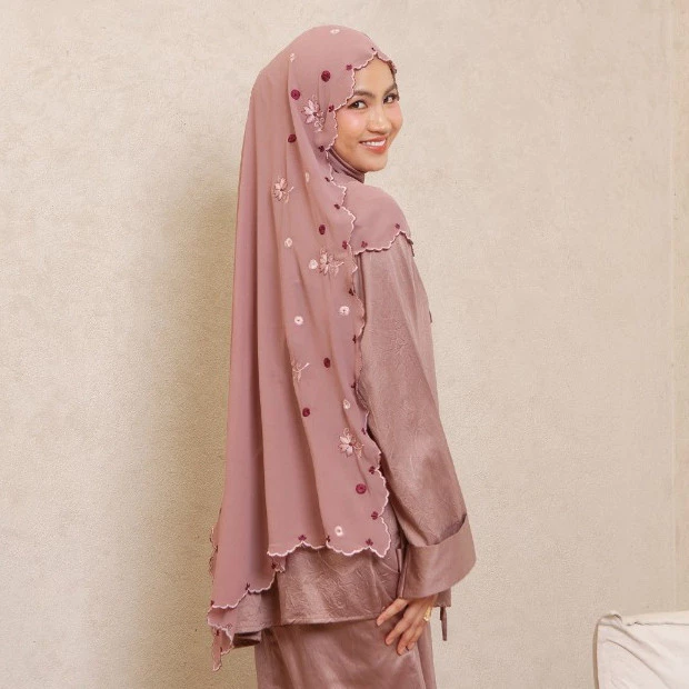 Lozy Hijab - Floure Embroidery Shawl (Pashmina Embroidery Bordir Bahan Ceruty) - Gambar 2