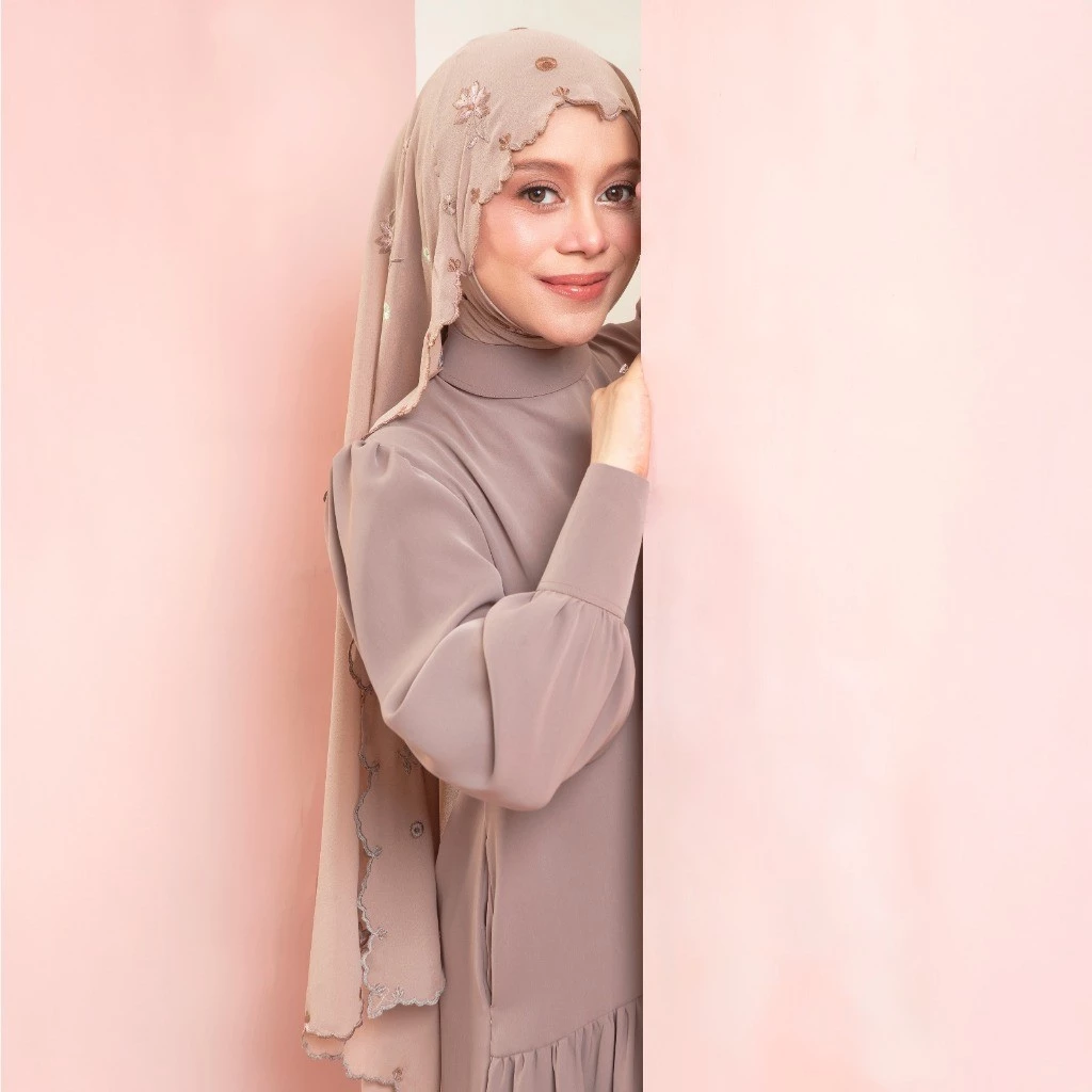 Lozy Hijab - Floure Embroidery Shawl (Pashmina Embroidery Bordir Bahan Ceruty) - Gambar 3