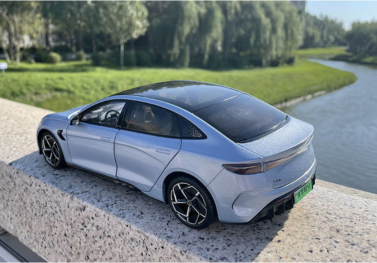 Modèle Réduit BYD Seal EV 1:18 - Alliage Métal - Bleu Ou Rouge - Neuf
