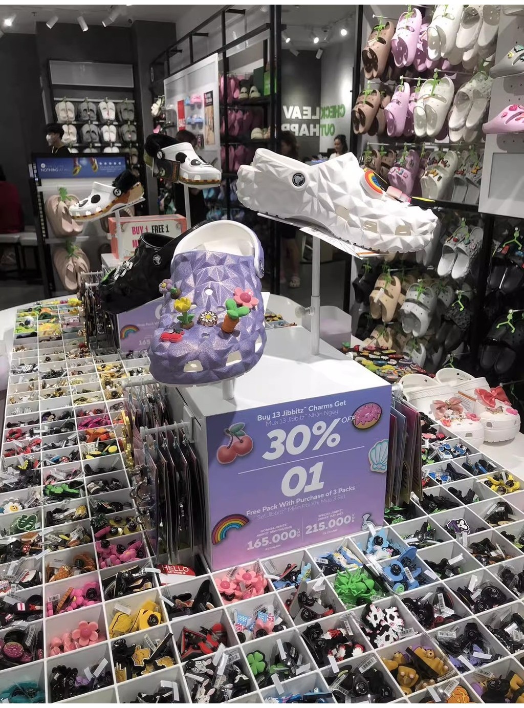 Crocs Store What Stores Have Jibbitz Crocs Store In Outlet Mall