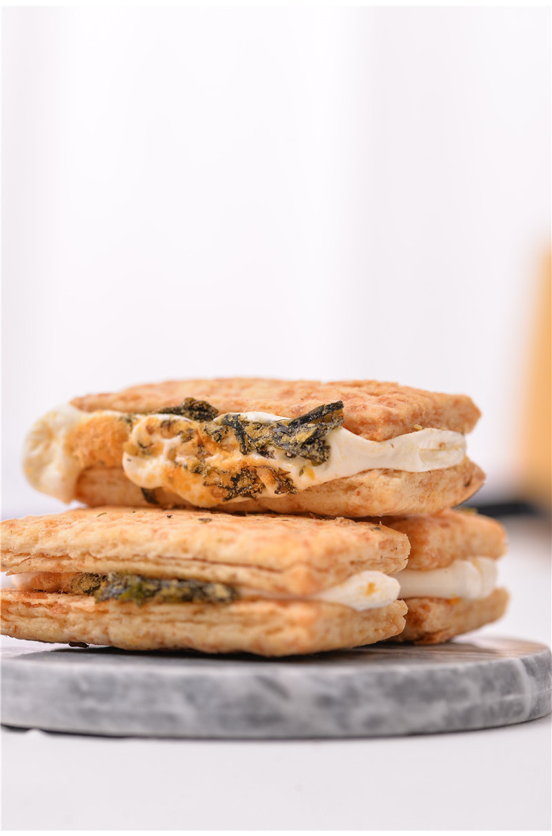 200g 台湾方块酥咸蛋黄饼干燕麦千层酥牛轧饼干Taiwan Cube Crisp Salted Egg Yolk Biscuits ...