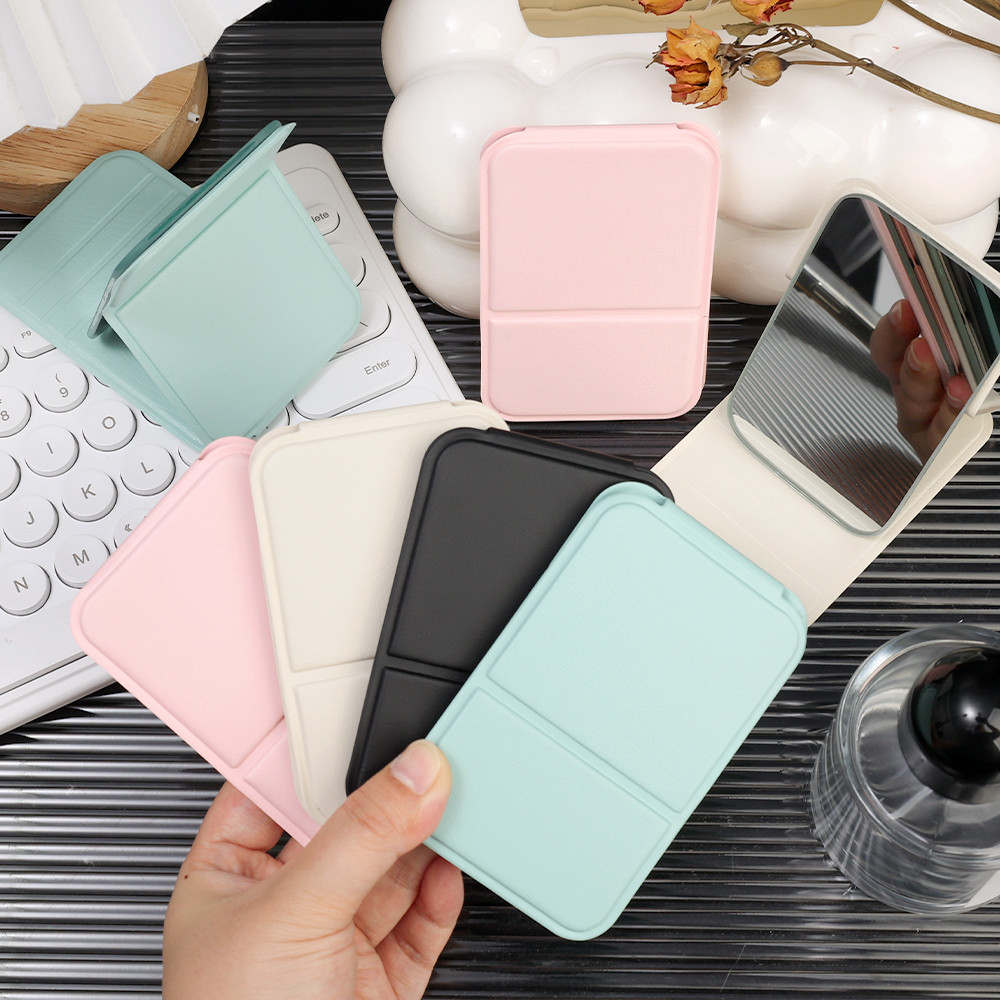 High Quality Minimalist Makeup Mirror That Can Be Easily Placed in A