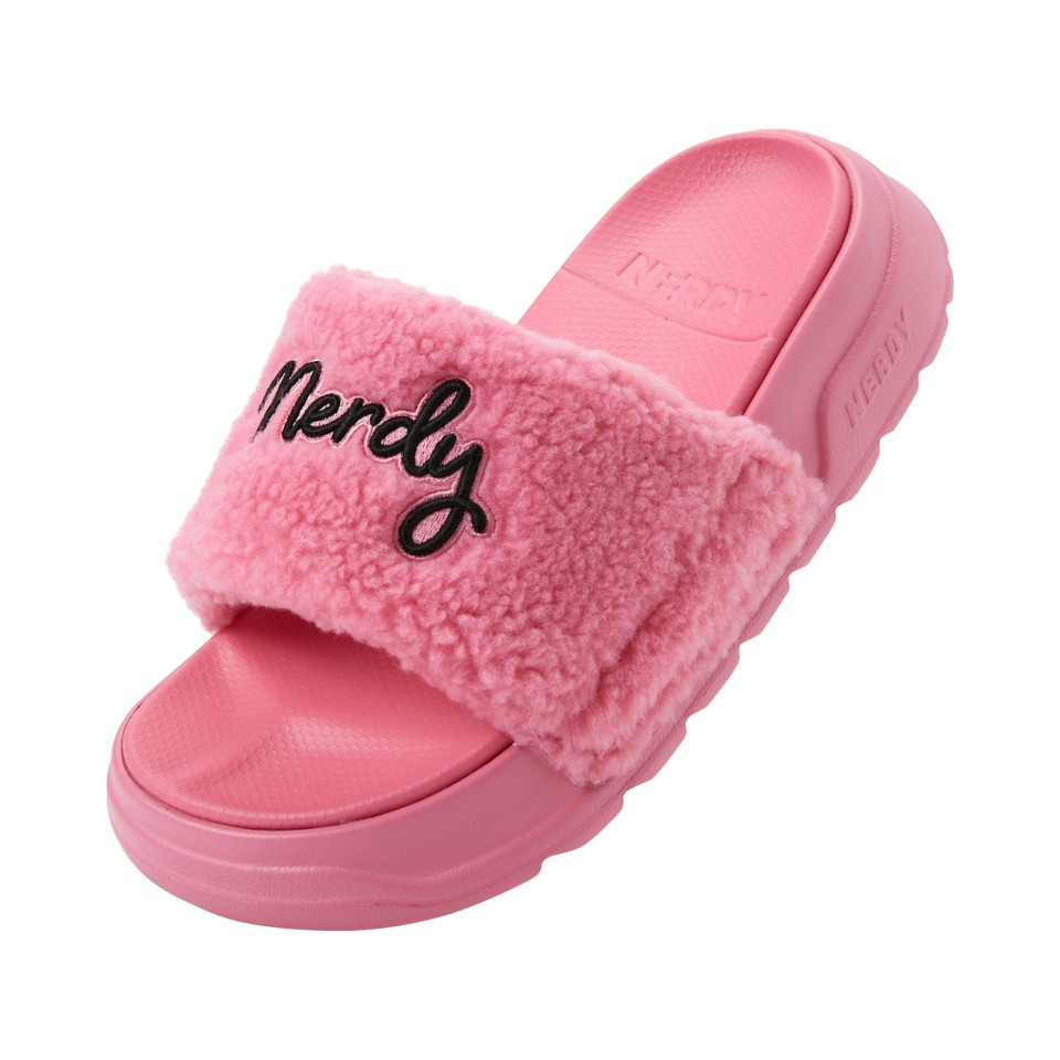 [ NERDY ]★24FW★韓国人気★LOVELY LETTER FLEECE SLIDES 158CM STORE | 🇰🇷 NERDY Lovely Letter Fleece Slides Ready