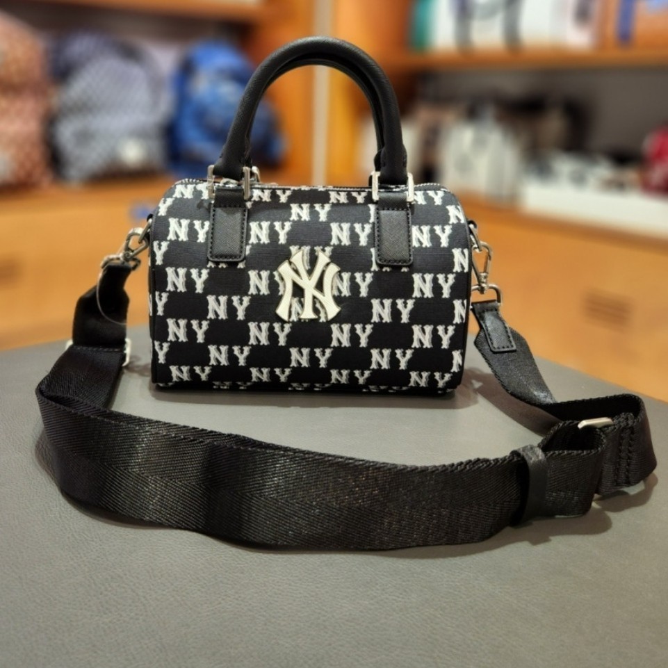 ☆MLB Korea☆ Classic Monogram Jacquard Shopper Bag BOS LBei Jual MLB Korea Classic Monogram Jacquard Shopper Bag