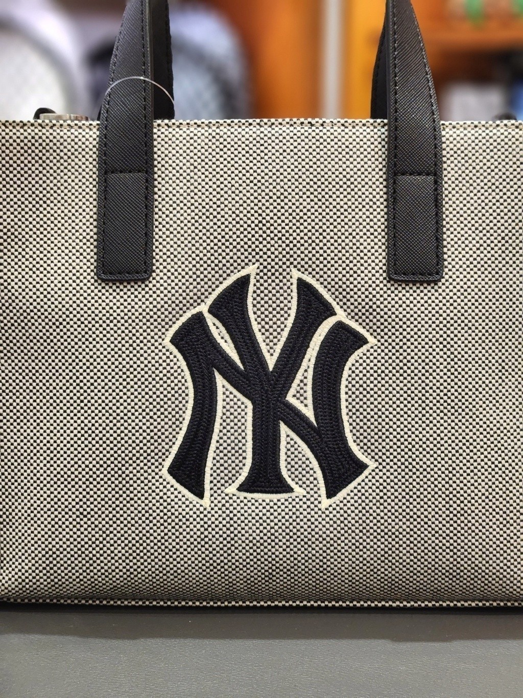 ☆MLB Korea☆ Basic Big Logo Canvas Small Tote Bag NY Black MLB Korea] Basic Big Logo Canvas Small Tote Bag - New York