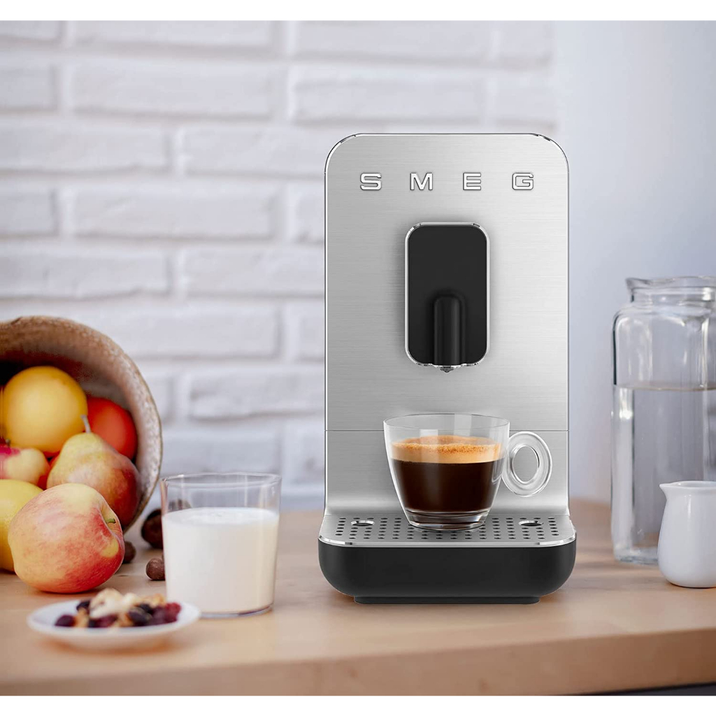 SMEG BCC01 Bean To Cup Coffee Machine, 50's Retro Style Aesthetic White