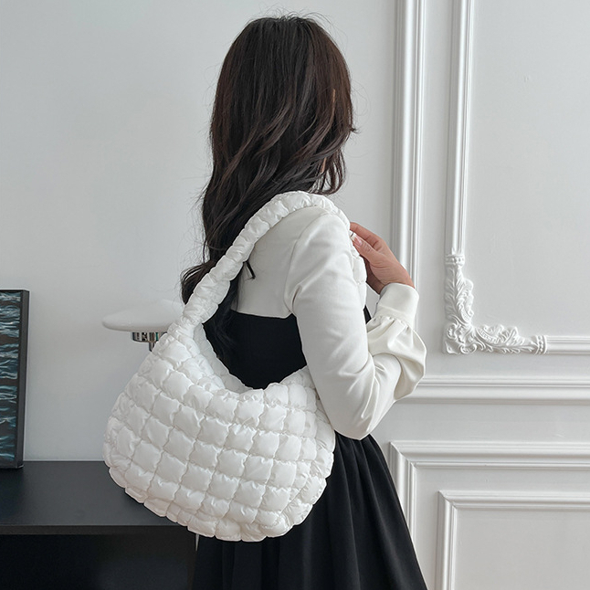 🇸🇬 Puffy Quilted Bag/Cloud Bag/Womens Shoulder Bag/8 Colours Available ...