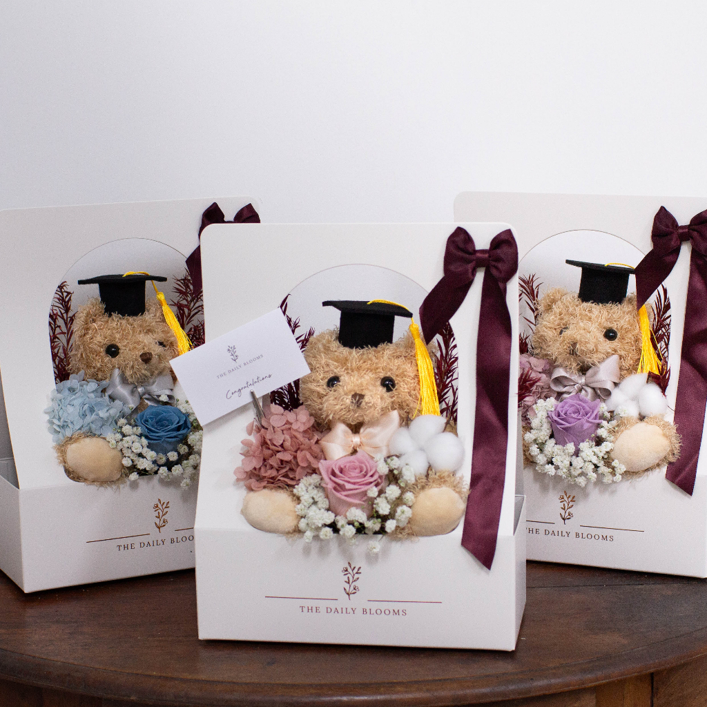 Graduation Bear Bloom Box Gift Preserved Dried Same Day Delivery The Daily Blooms Preserved Flowers Series Shopee Singapore