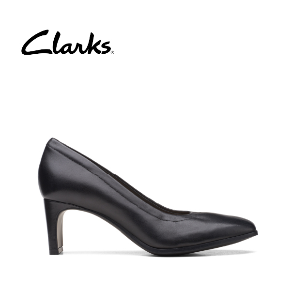 Clarks hot sale shoes singapore