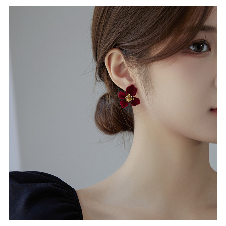 E230 Velvet Temperament S925 Pleated Flower With Gold Stamens Studs