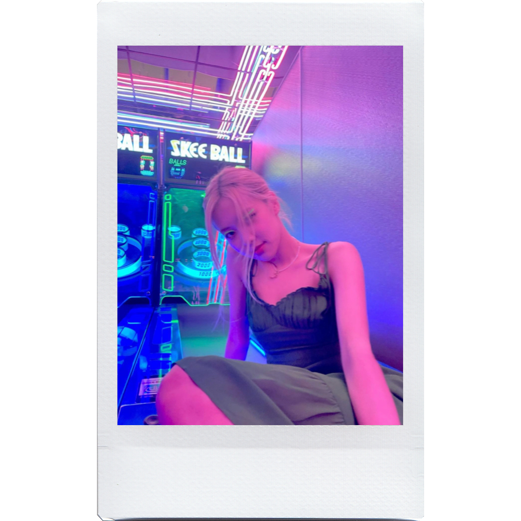 ROSE ロゼ BLACKPINK R フォトブック チェキ Instax 7 - メルカリ