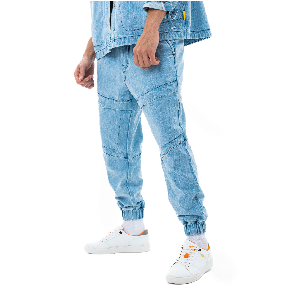 C by camel active Men Jogger Jeans in Carrot Fit with Front Pleats in Light  Blue Cotton Denim 307-SS23C0872