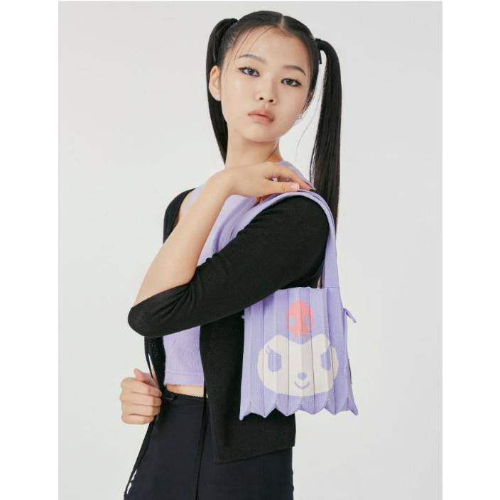ショルダーバッグ・ポシェット [JOSEPH&STACEY] LUCKY PLEATS KNIT S KUROMI 2023 KOREA] JOSEPH & STACEY x SANRIO Lucky Pleats Knitwear