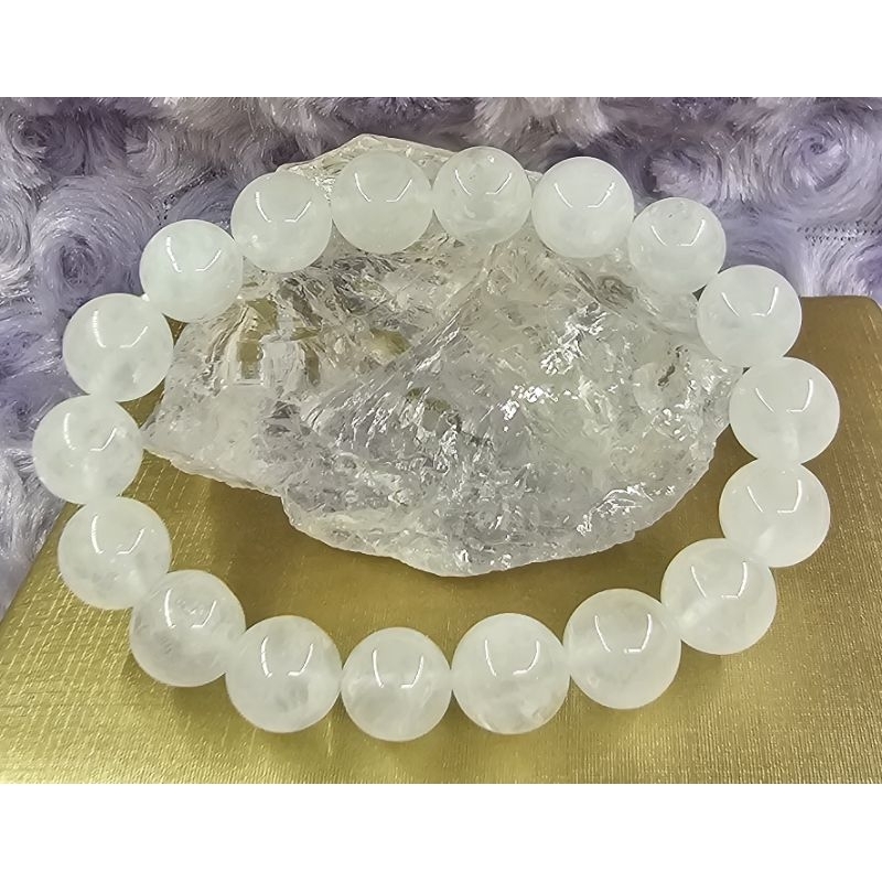 White deals phantom quartz